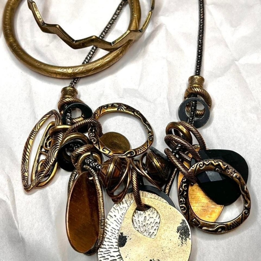 Unique vintage Chiccos necklace with brass bracelets